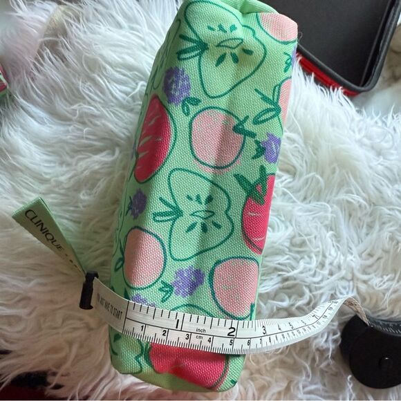 CLINIQUE X DRAWRBERTSON MAKEUP BAG – FRUIT PRINT - Picture 8 of 17